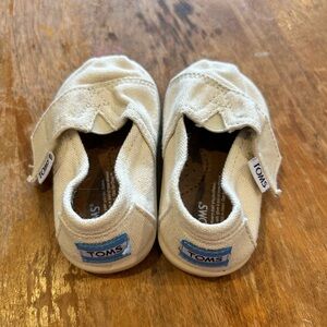 TOMS Toddler Classic Canvas Slip-On Shoes in Off-White